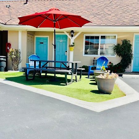 Central Coast Inn Каюкос Екстер'єр фото