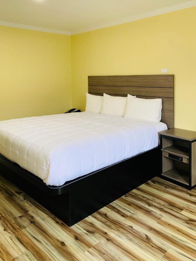Central Coast Inn Каюкос Екстер'єр фото