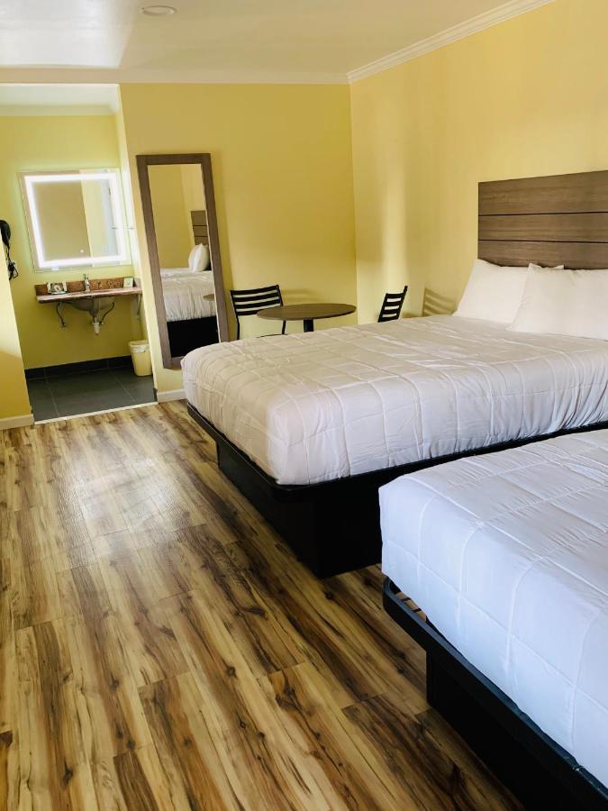 Central Coast Inn Каюкос Екстер'єр фото