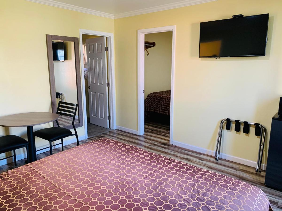 Central Coast Inn Каюкос Екстер'єр фото