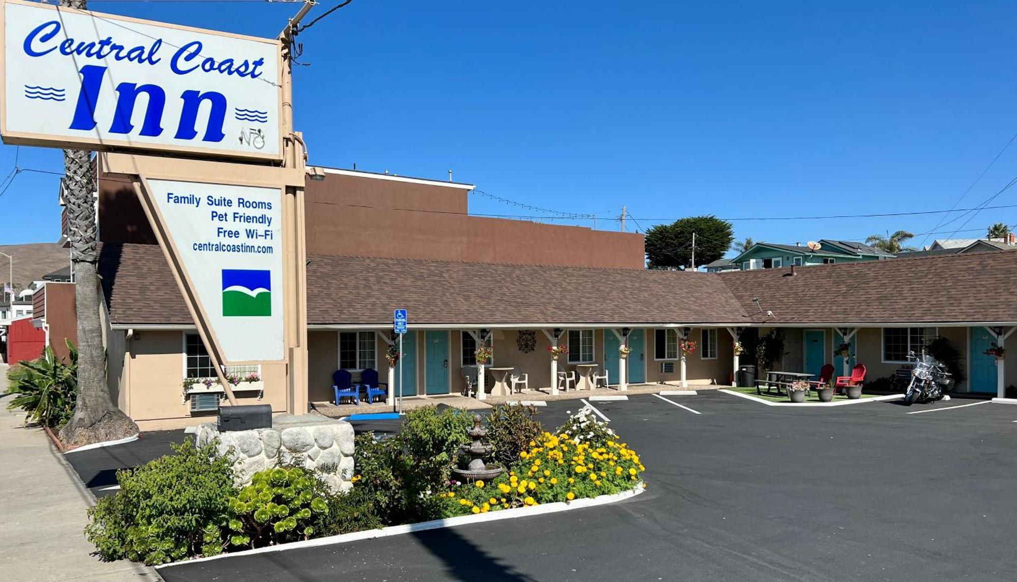 Central Coast Inn Каюкос Екстер'єр фото