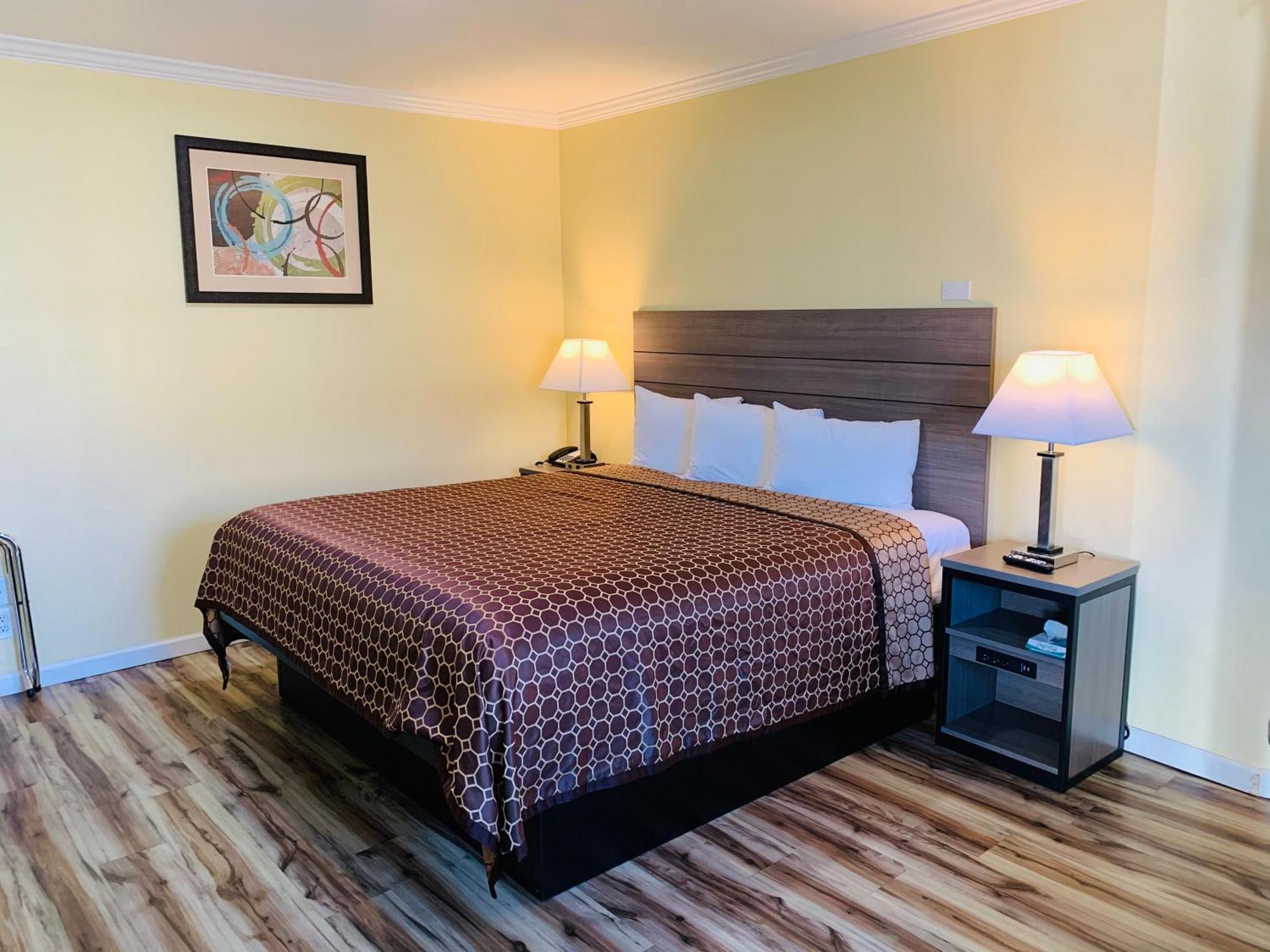 Central Coast Inn Каюкос Номер фото