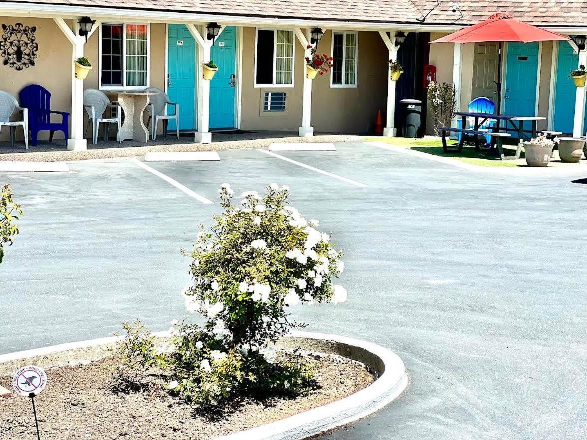 Central Coast Inn Каюкос Екстер'єр фото